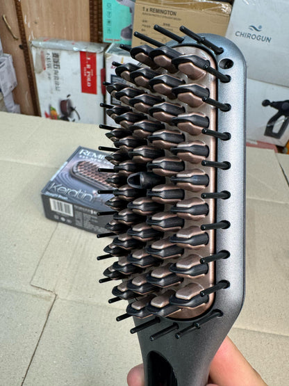 USA Remington Keratin Protect Straightener Brush CB-7480